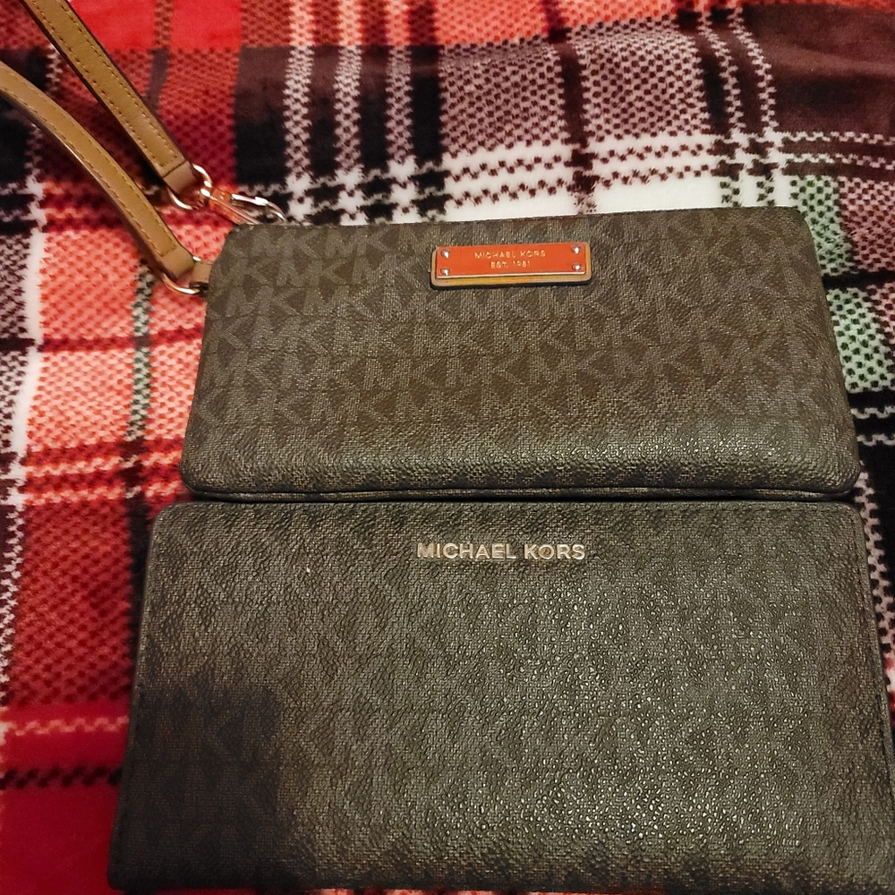 Michael kors change purse and wallet